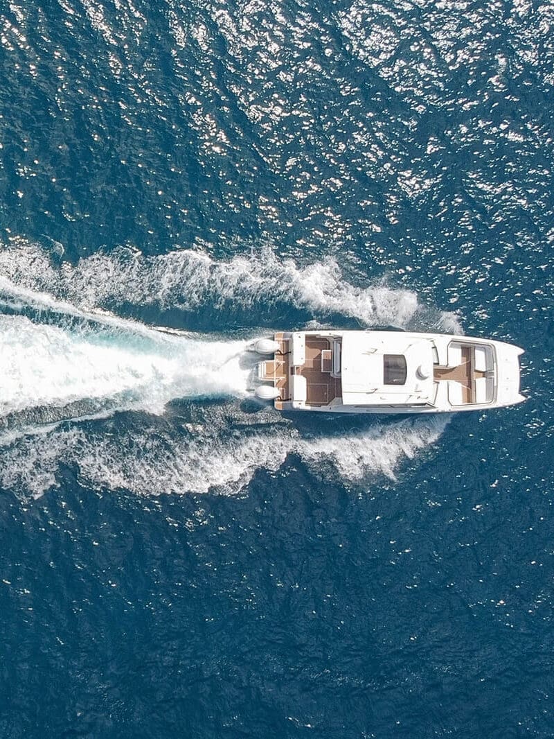 Vorado is perfect for a more intimate group of passengers, holding up to 12 people for private charters.